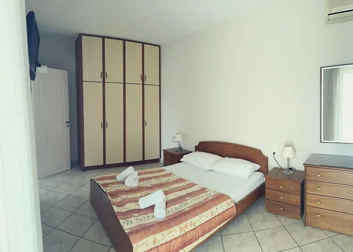 Efi & Zoi Apartments