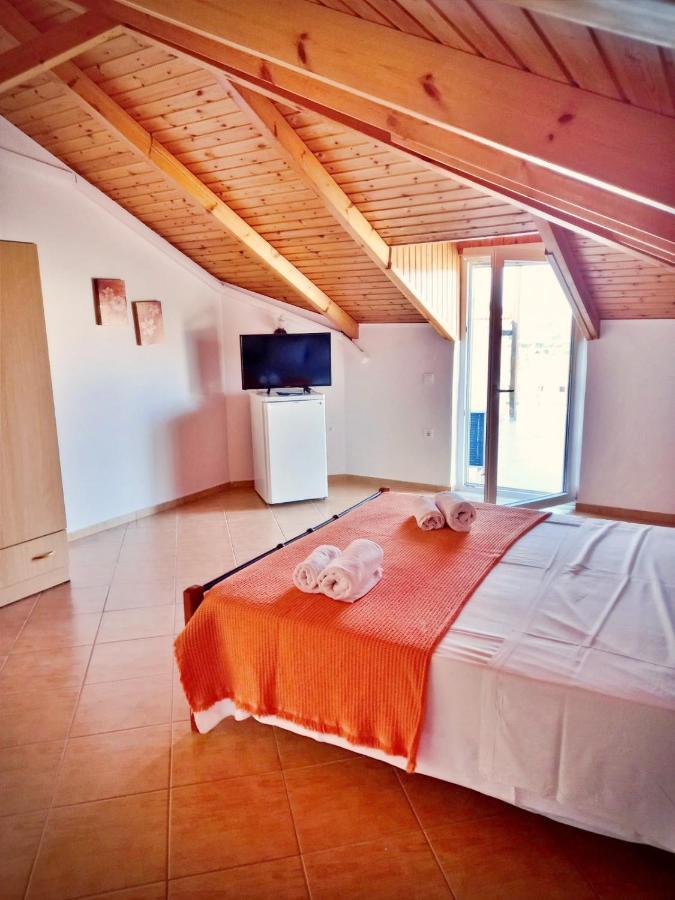 Efi & Zoi Apartment Sívota